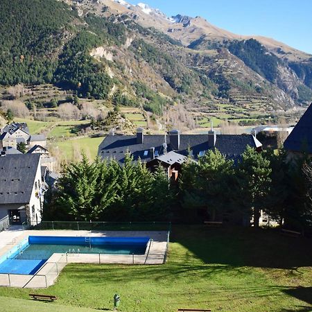 Saliecho Acogedor Apartamento Jardin Y Piscina Sallent de Gállego Dış mekan fotoğraf